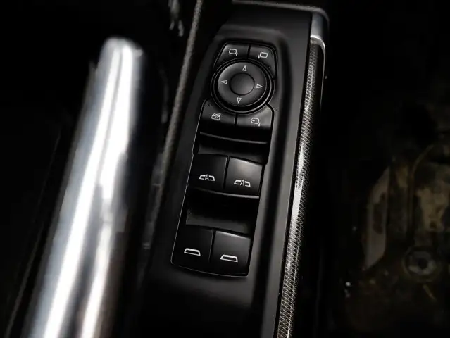 2019 GMC Sierra 1500 AT4 5.3L - Photo 17