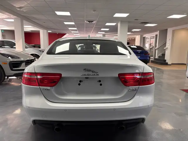2018 Jaguar XE 25t AWD Prestige - Photo 5