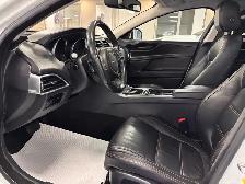 2018 Jaguar XE 25t AWD Prestige - Photo 11