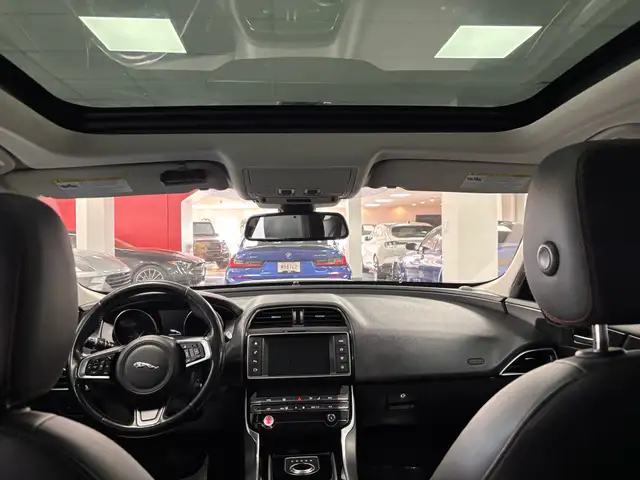 2018 Jaguar XE 25t AWD Prestige - Photo 15