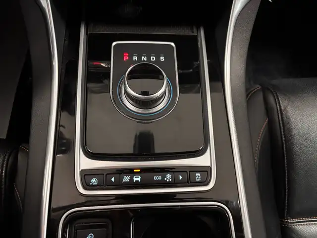 2018 Jaguar XE 25t AWD Prestige - Photo 32