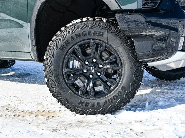 2026 Chevrolet Silverado 1500 ZR2 - Photo 5