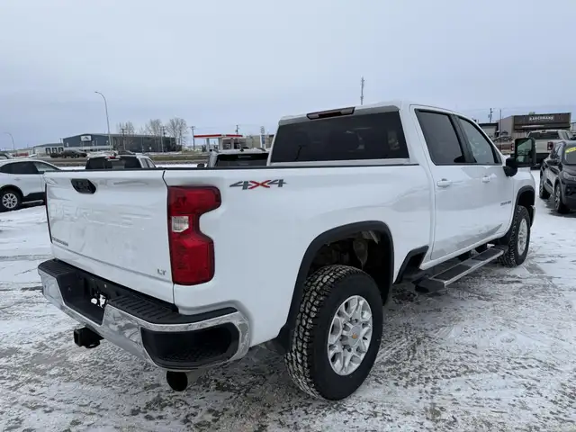 2025 Chevrolet Silverado 3500HD LT / DURAMAX! / HSEATS! / HSTEER - Photo 4