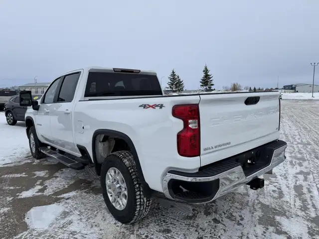 2025 Chevrolet Silverado 3500HD LT / DURAMAX! / HSEATS! / HSTEER - Photo 5