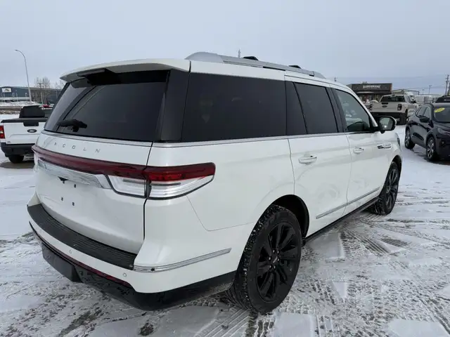 2022 Lincoln Navigator Reserve / LOADED! / HD TOW PKG! / LUX PKG - Photo 4