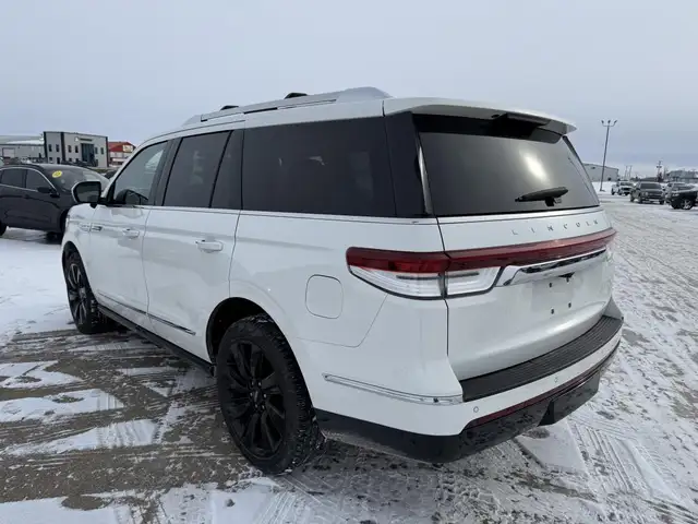 2022 Lincoln Navigator Reserve / LOADED! / HD TOW PKG! / LUX PKG - Photo 5