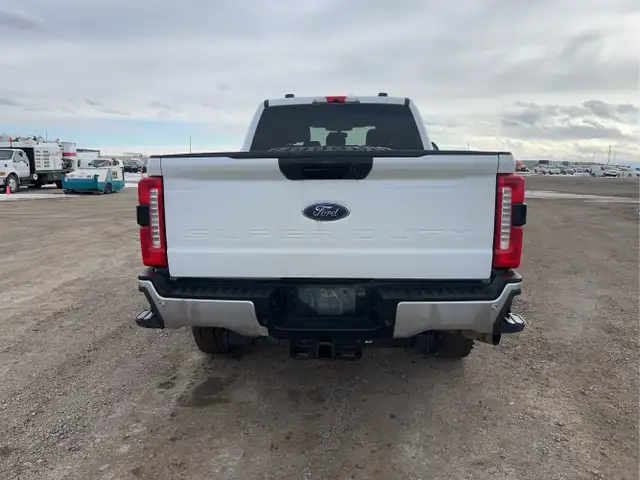 2023 Ford F-250 Super Duty - Photo 3