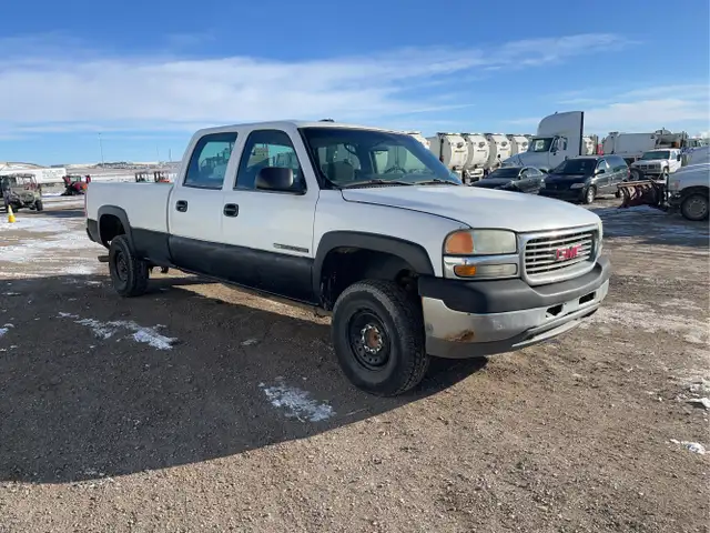 2002 GMC Sierra 2500HD - Photo 2