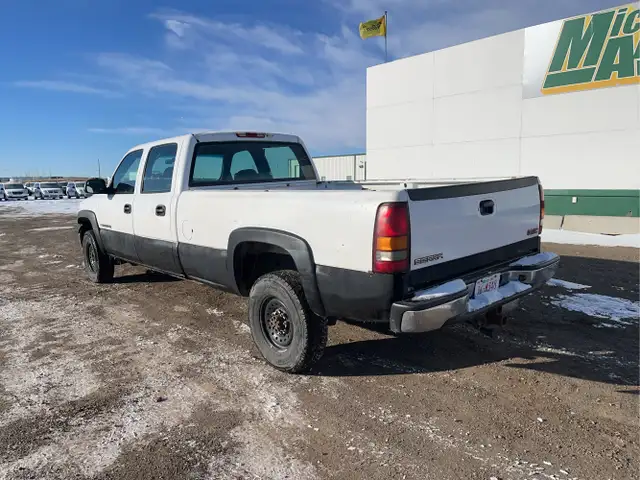 2002 GMC Sierra 2500HD - Photo 3