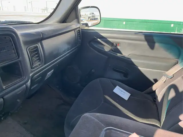 2002 GMC Sierra 2500HD - Photo 17