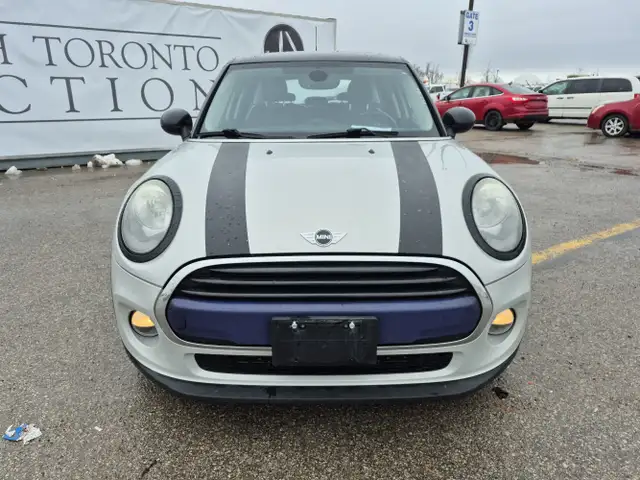 2017 MINI Cooper 5-door - Photo 2