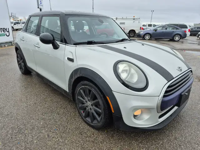 2017 MINI Cooper 5-door - Photo 3