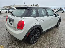 2017 MINI Cooper 5-door - Photo 5