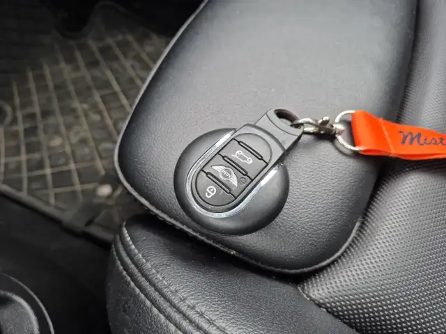 2017 MINI Cooper 5-door - Photo 18