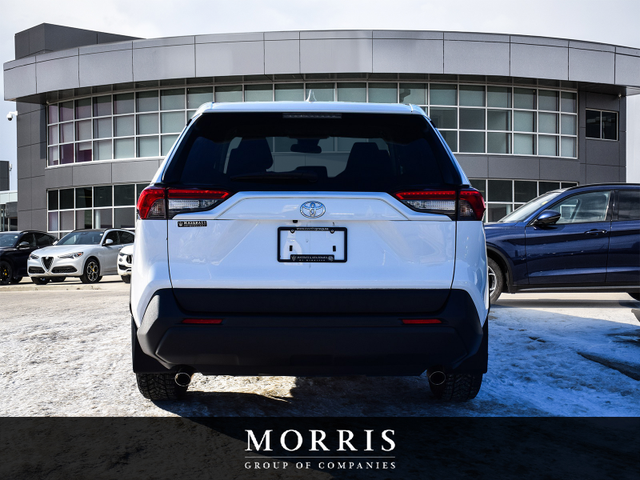 2022 Toyota Rav4 LE - Photo 3