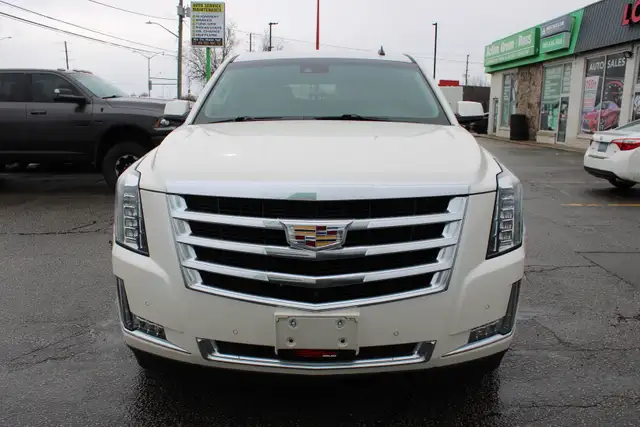 2015 Cadillac Escalade - Photo 2