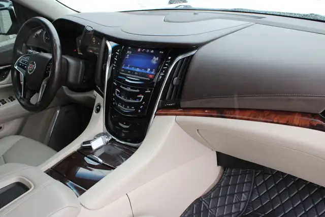 2015 Cadillac Escalade - Photo 14