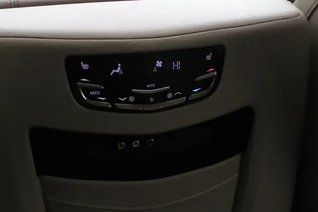 2015 Cadillac Escalade - Photo 25