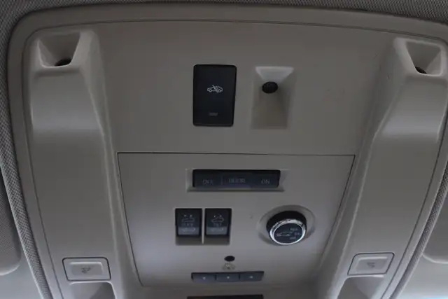 2015 Cadillac Escalade - Photo 27