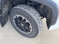 2023 Toyota Tundra SR5 HEATED SEATS / CREW CAB 4X4 / APPLE ANDRI - Photo 12