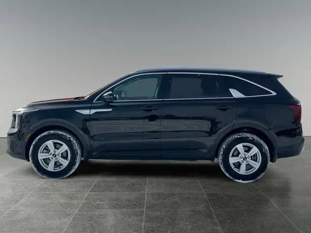 2024 Kia Sorento LX - Photo 2