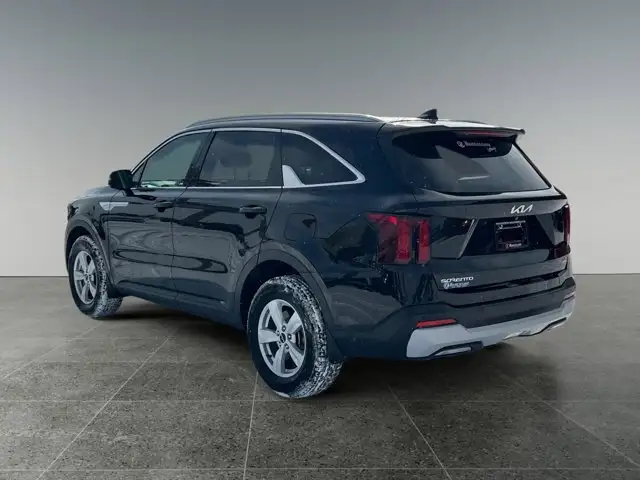 2024 Kia Sorento LX - Photo 4