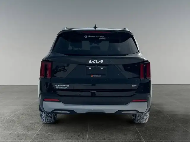 2024 Kia Sorento LX - Photo 5