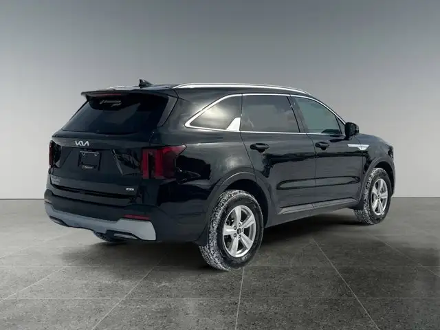 2024 Kia Sorento LX - Photo 7
