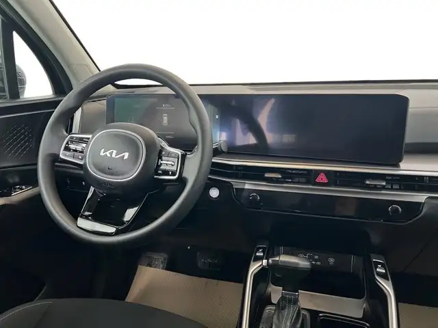 2024 Kia Sorento LX - Photo 16