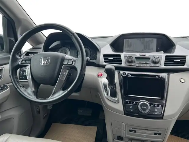 2014 Honda Odyssey Touring - Photo 16