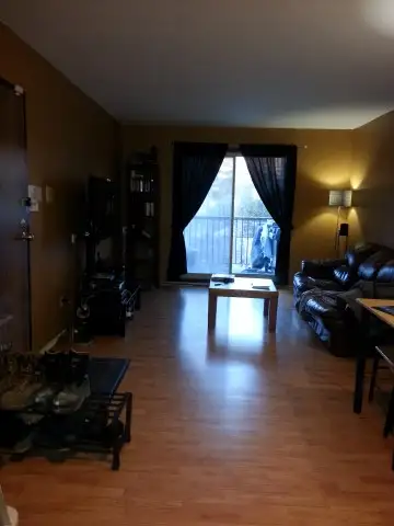 Très grand 4 1/2 beau West Island - Photo 3