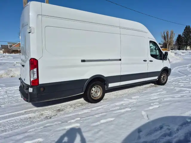 2017 Ford Transit Cargo Van - Photo 2