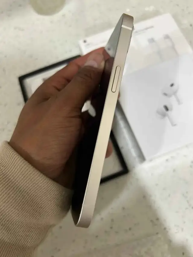 iPhone 13 128gb White Airpods/Fast Charger/Delivery - Photo 2