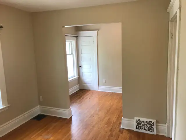 Old South one bedroom upper unit, great location! - Photo 4