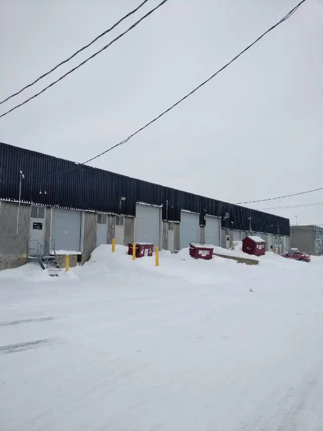 INDUSTRIAL MULTI USE WAREHOUSE LOW RENT