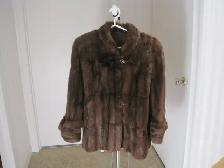 Très beau manteau en fourrure de rat musqué / muskrat fur coat