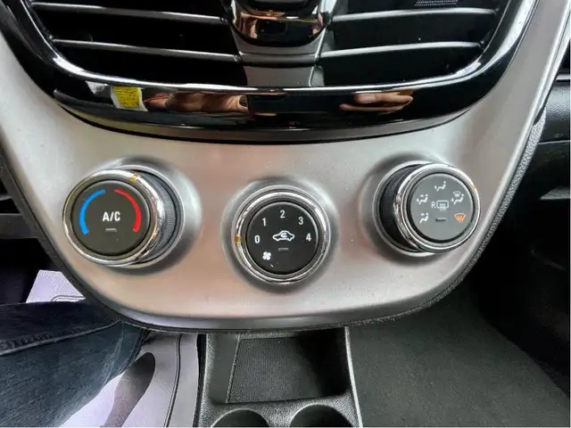 2018 Chevrolet Spark LT AUTO PWR GROUP A/C B/U CAMERA - Photo 24