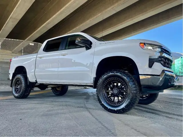 2025 Chevrolet Silverado 1500 LT 5.3L 4WD BIG 6 LIFT 35 A/T CUST