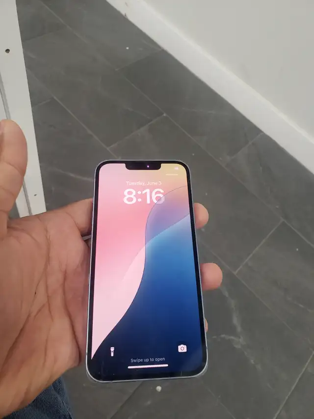 Unlocked iPhone 14  - (A Grade) - Photo 2