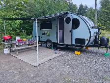 Alto F2114 à vendre – panneaux solaires - air climatisé