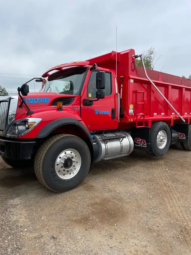 triaxle dump truck driver