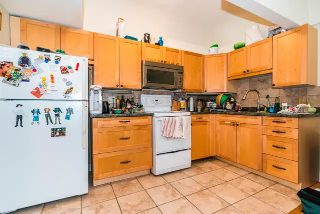 BEAUTIFUL 1BR UPPER UNIT IN EDWARDIAN HOME ON MADISON! - Photo 4