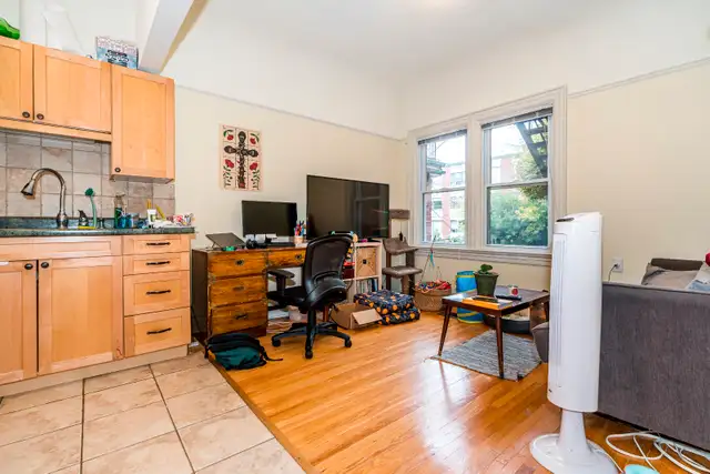 BEAUTIFUL 1BR UPPER UNIT IN EDWARDIAN HOME ON MADISON! - Photo 6