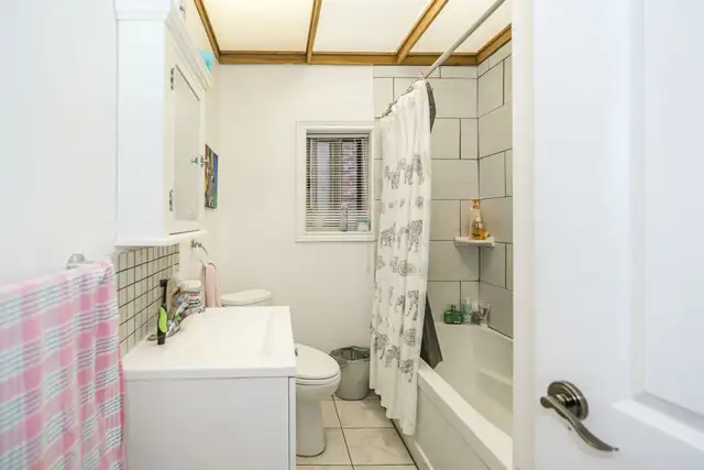 HUGE MULTILEVEL 4BR 2WR APARTMENT IN LITTLY ITALY! - Photo 8