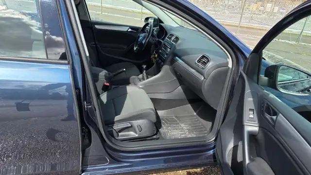 2011 Volkswagen Golf GREAT SHAPE-NO ACCIDENTS-CERTIFIED - Photo 5