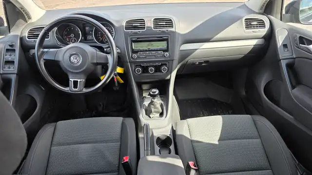 2011 Volkswagen Golf GREAT SHAPE-NO ACCIDENTS-CERTIFIED - Photo 14