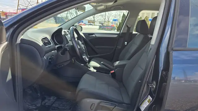 2011 Volkswagen Golf GREAT SHAPE-NO ACCIDENTS-CERTIFIED - Photo 16