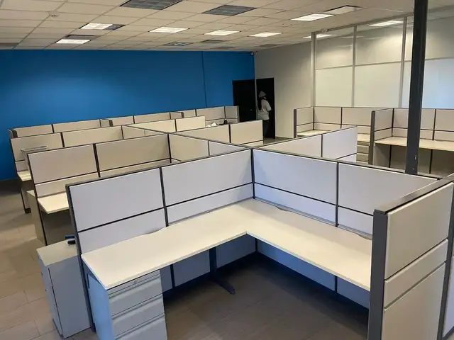 Smarter Prices – Used Office Cubicles at Ufficio Furniture! - Photo 2