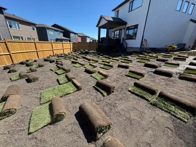 Help Wanted - Deck/Fence/Landscaping South Calgary - Photo 2