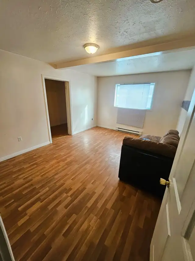 48 Royal Rd, Unit 11, 2-bedroom very big apt(1bath 1kt 2F) North - Photo 6